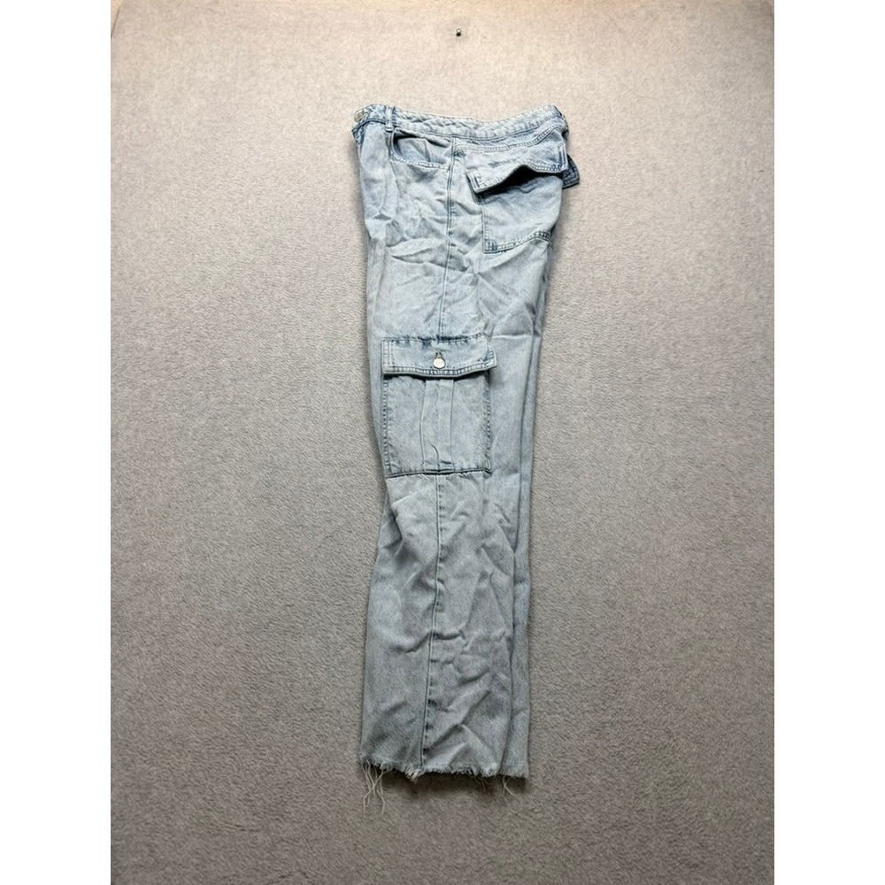 Forever 21 Light Wash Denim Cargo Pants Wide Leg Frayed Hem High Waist Women 26